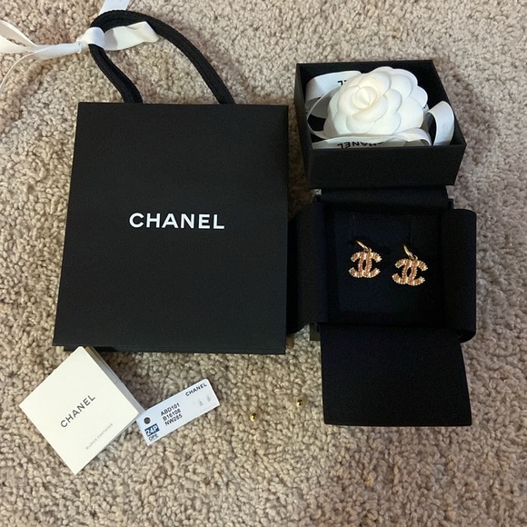 Authentic Chanel CC earrings - Picture 10 of 14